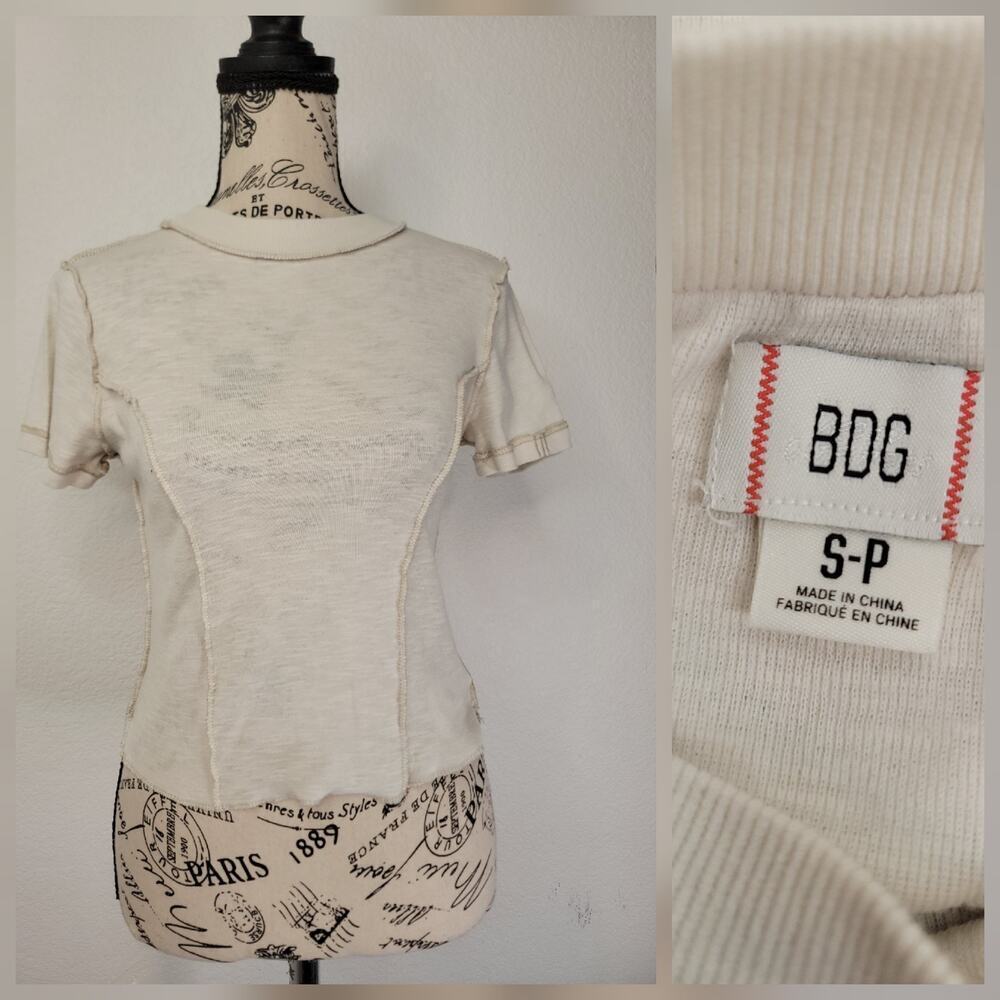 BDG Crop Top Womens Sz Small Fitted Exposed Seems Short Sleeves Ivory